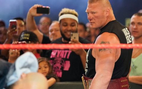 WWE的冠军"猛兽"被预选为是谁的替补？