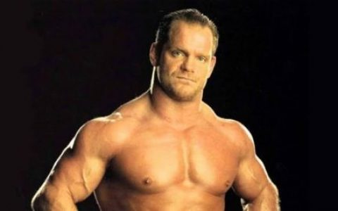 以前WWE世界冠军克里斯班瓦的儿子想成为摔跤手