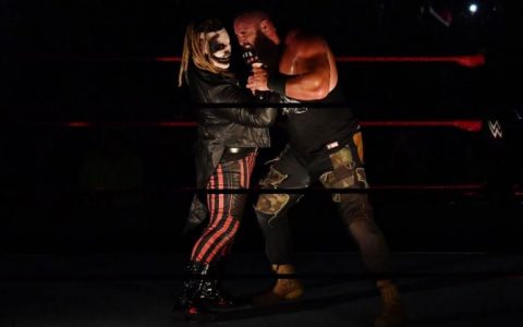 WWE黑羊布朗斯图曼向邪神怀亚特发出警告推文