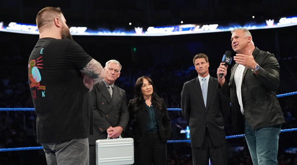 WWE的超级明星对拳王和整容院长的到来并不感冒!