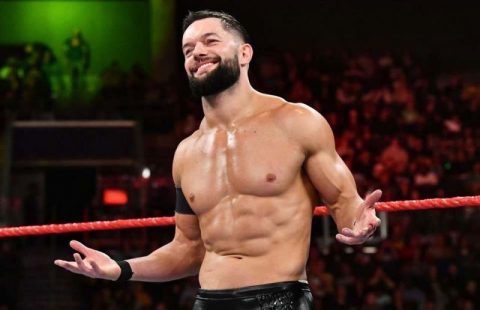 WWE恶魔王子芬巴洛尔宣布回归擂台并展示两个新纹身