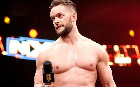 芬巴洛尔在WWE RAW上失利：回忆7年前粉碎他世界冠军梦想的那一刻