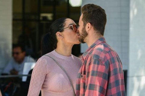 前大嫂尼基贝拉宣布再次订婚，谁是大哥的接盘手？