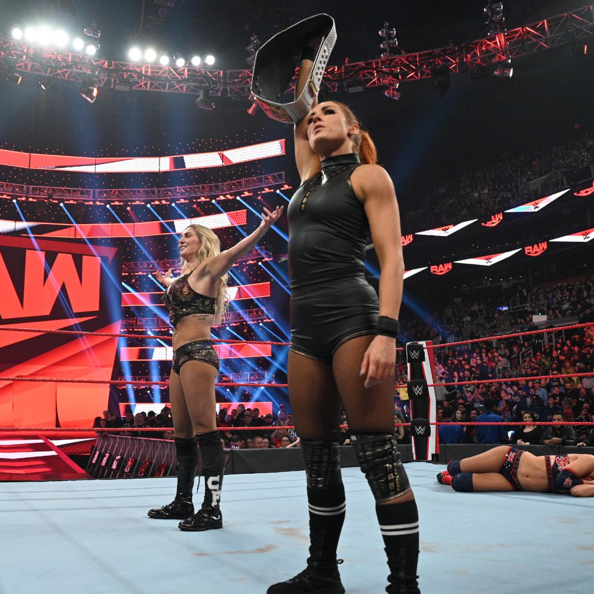贝基林奇和夏洛特弗莱尔vs.标志二人组《WWERAW1382期》