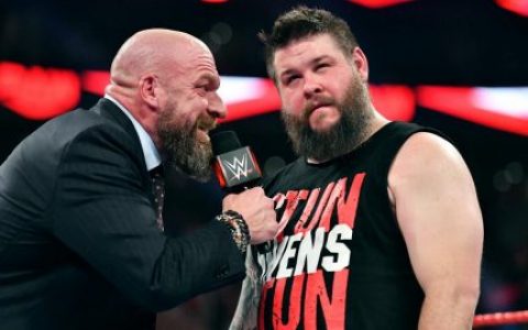 Triple H想让凯文欧文斯Kevin Owens加入NXT导致斗殴照片 _ WWE