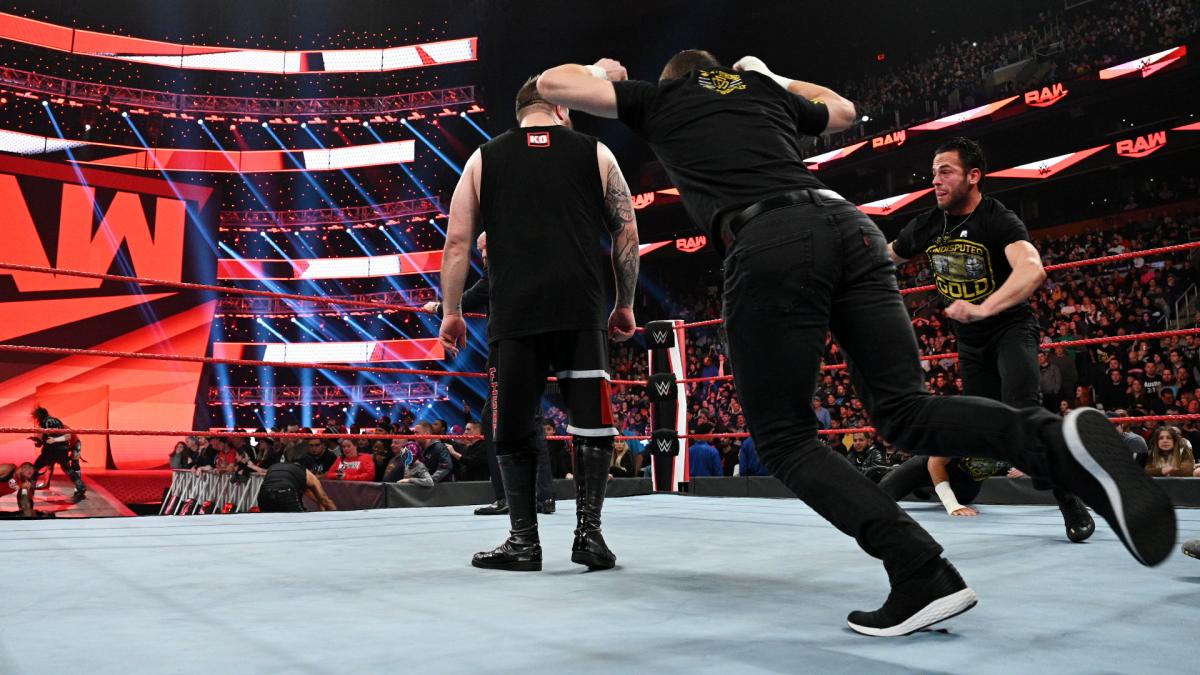 Triple H想让凯文欧文斯Kevin Owens加入NXT导致斗殴照片 _ WWE