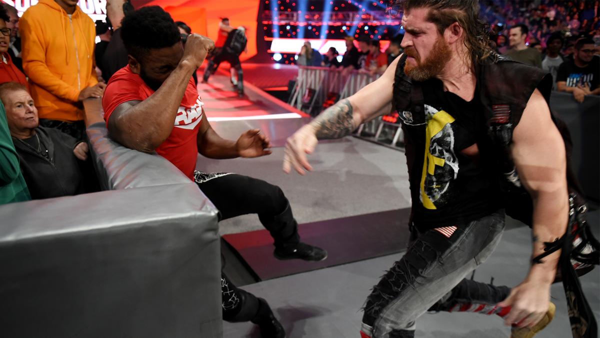 Triple H想让凯文欧文斯Kevin Owens加入NXT导致斗殴照片 _ WWE