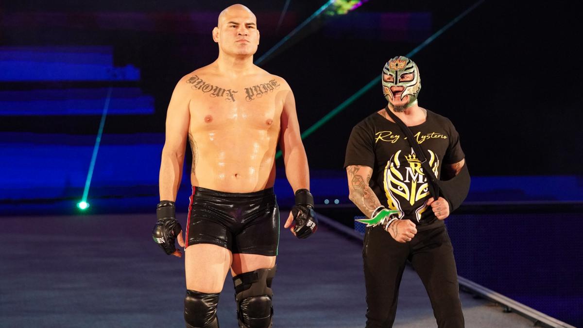 WWE冠军赛-布洛克莱斯纳vs.凯恩·维拉斯奎兹精彩抓拍