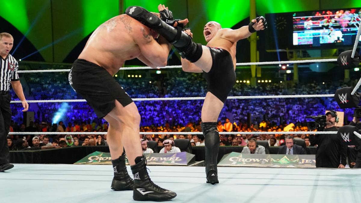 WWE冠军赛-布洛克莱斯纳vs.凯恩·维拉斯奎兹精彩抓拍