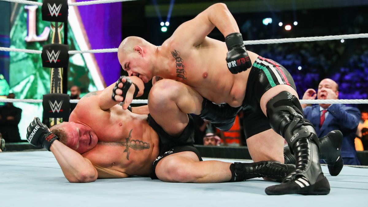 WWE冠军赛-布洛克莱斯纳vs.凯恩·维拉斯奎兹精彩抓拍