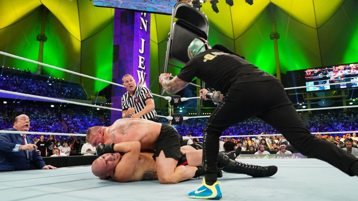 WWE冠军赛-布洛克莱斯纳vs.凯恩·维拉斯奎兹精彩抓拍