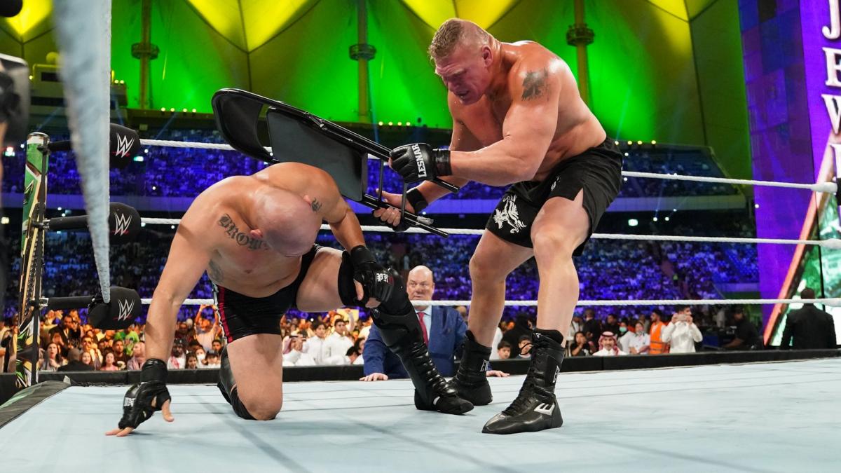 WWE冠军赛-布洛克莱斯纳vs.凯恩·维拉斯奎兹精彩抓拍