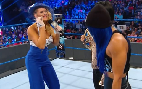 WWE Smackdown第1058期：莎夏班克斯和贝莉召开甩锅大会 走秀哥第一个不服出场送女拳
