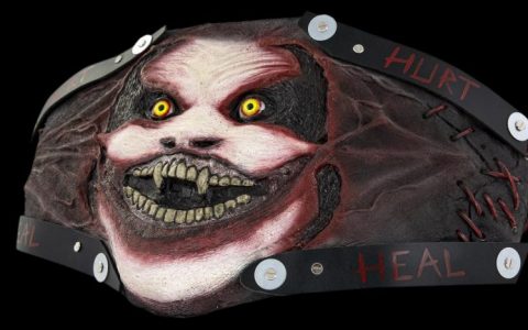 “恶魔”布雷怀亚特的新WWE环球冠军腰带