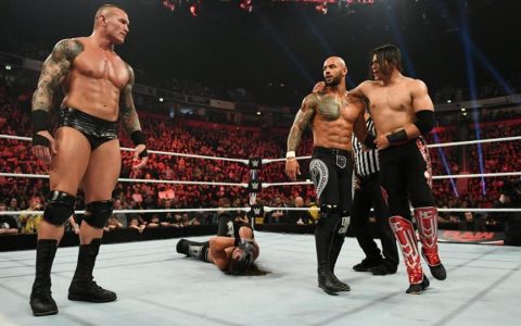 WWE Raw在11月11日的收视率，居然跌至130万观众以下！
