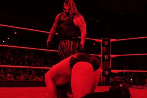 WWE环球冠军“恶魔”布雷怀亚特击败了丹尼尔布莱恩