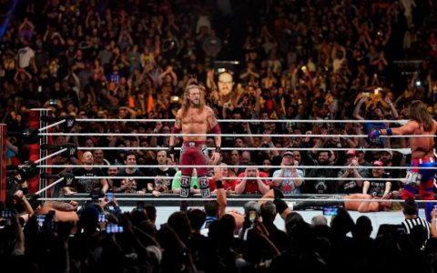 WWE艾吉刀锋时隔九年重返擂台