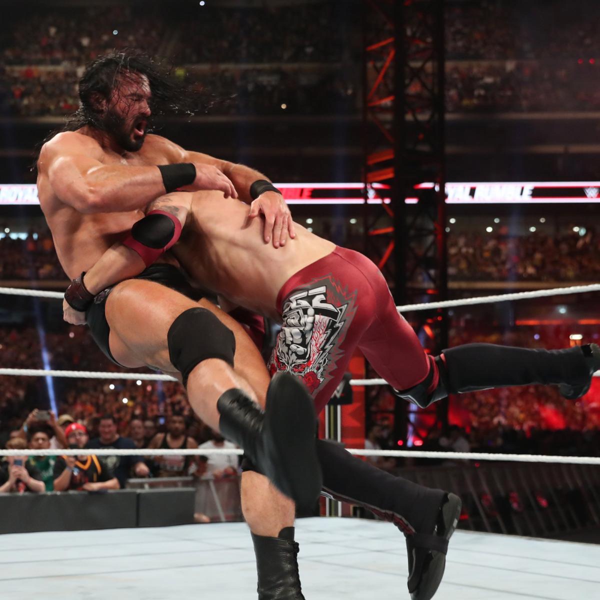 WWE超级巨星艾吉刀锋飞冲肩德鲁麦金泰尔在皇家大赛2020