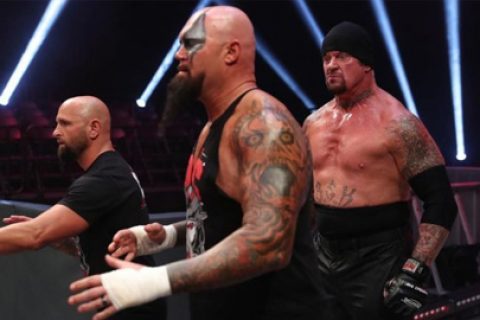 WWE史上第一场零观众RAW节目，却暗示多场WWE狂热比赛