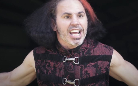 AEW再次抄袭WWE?马特将与Y2J上演假墓园比赛!