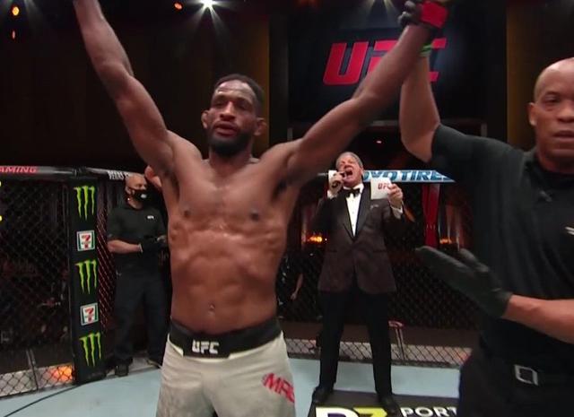 UFC250:母狮五回合碾压斯宾瑟,花脖科迪压哨KO少年归来! UFC250:母狮五回合碾压斯宾瑟,花脖科迪压哨KO少年归来!
