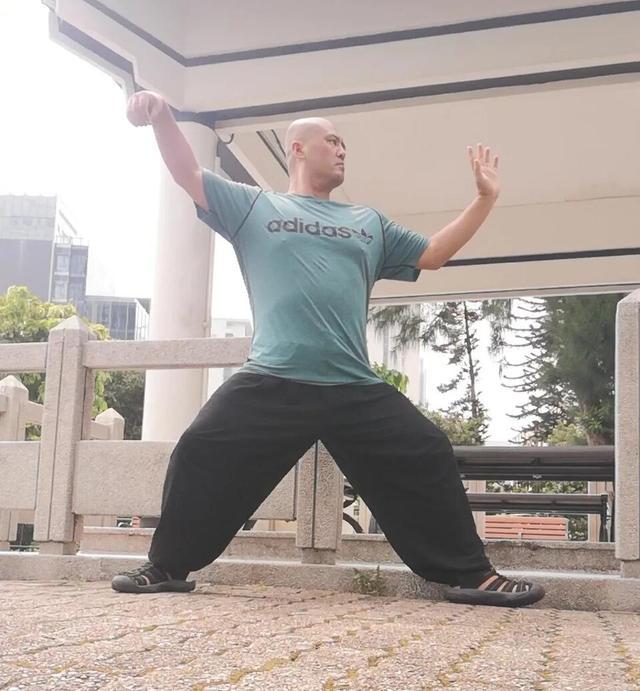 太极雷雷:李景亮打一场UFC就3万,输赢都得看白大拿的心情 太极雷雷:李景亮打一场UFC就3万,输赢都得看白大拿的心情