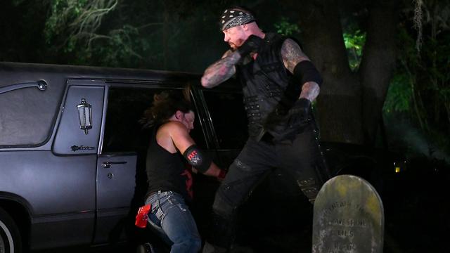 超重磅!送葬者(The Undertaker)今日突然正式宣布从WWE退役,官方确认其消息! 超重磅!送葬者(The Undertaker)今日突然正式宣布从WWE退役,官方确认其消息!