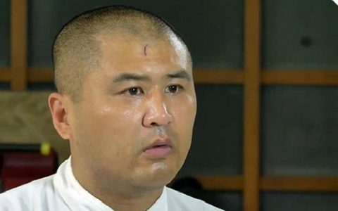 太极雷雷：李景亮打一场UFC就3万，输赢都得看白大拿的心情