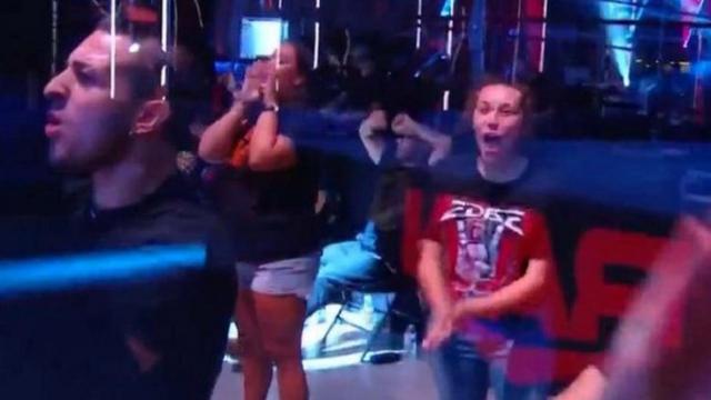 WWE粉丝进入节目录制现场被指不允许戴口罩，WWE官方正式回应了！