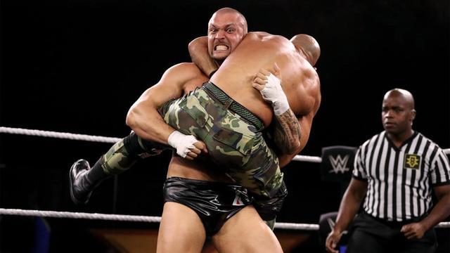 WWE卡里安·克罗斯回应自己与大布的对比,谈与女友斯嘉丽的共事! WWE卡里安·克罗斯回应自己与大布的对比,谈与女友斯嘉丽的共事!