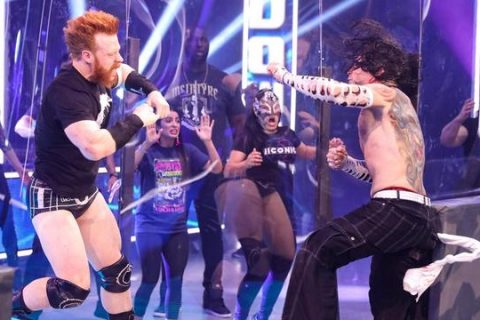 Smackdown战报：杰夫哈迪与希莫斯冲突再起，人间怪兽爱车被砸后暴怒掀翻汽车