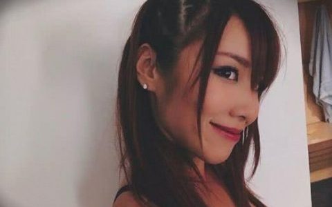 谁的身材让你欲罢不能？美胸蛮腰蜜桃臀！WWE女星身材大PK