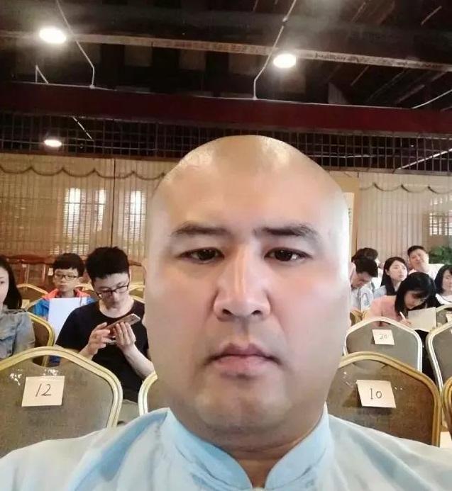 太极雷雷:李景亮打一场UFC就3万,输赢都得看白大拿的心情 太极雷雷:李景亮打一场UFC就3万,输赢都得看白大拿的心情
