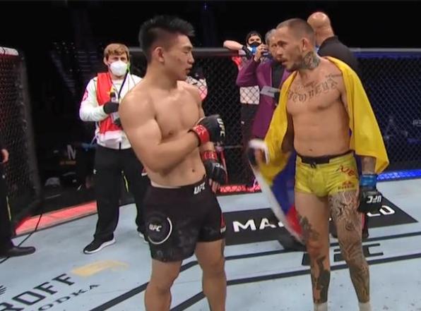 UFC选手宋亚东有自知之明：现在不打前五高手，我可不想销声匿迹