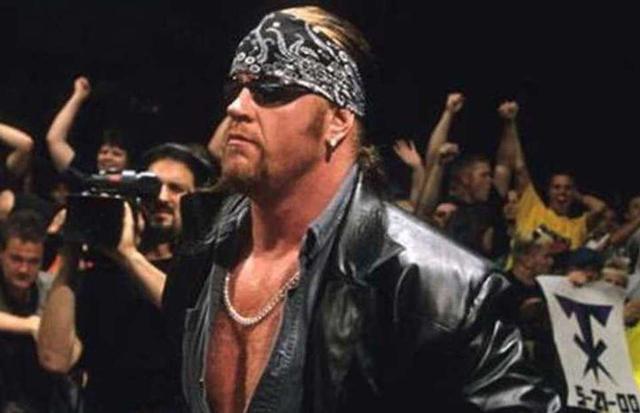WWE送葬者(The Undertaker)：那一瞬间，我真想狂扇文斯一巴掌！