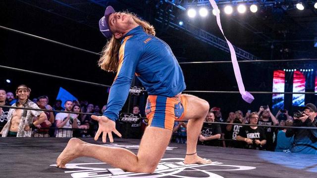 WWE马特·里德尔今日正式实现SD首秀,直接杠上现象级大师! WWE马特·里德尔今日正式实现SD首秀,直接杠上现象级大师!