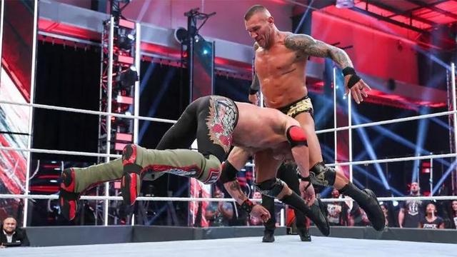 WWE官方证实刀锋战士艾吉伤病，并已接受手术，未来将伤停数月！