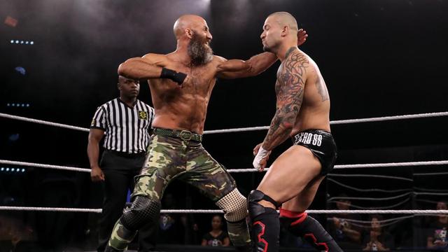 WWE卡里安·克罗斯回应自己与大布的对比,谈与女友斯嘉丽的共事! WWE卡里安·克罗斯回应自己与大布的对比,谈与女友斯嘉丽的共事!