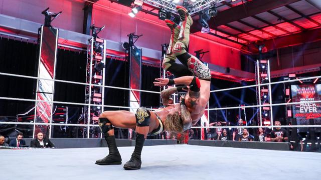 WWE官方证实刀锋战士艾吉伤病，并已接受手术，未来将伤停数月！