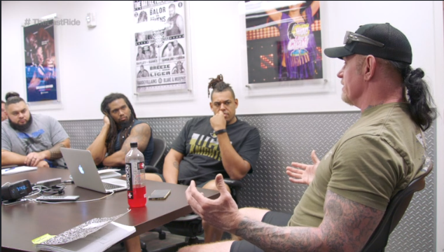ESPN公开《送葬者(The Undertaker)：最后一程》终极篇画面，向NXT明星传授经验