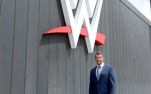 WWE摇摇欲坠!老麦到底怎么了?