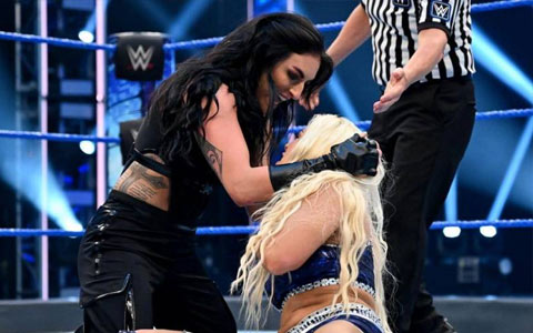 WWE选手索尼娅·德维尔和她女朋友被迫卷入一场入室绑架案,案件背后细思极恐!