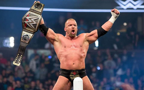 赌上摔角未来的战斗！Triple H与巴蒂斯塔在摔跤狂热35上究竟发生了什么？