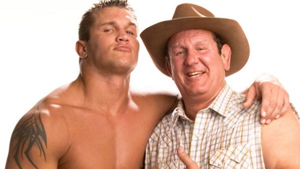 上阵父子兵！WWE超级巨星们的那些特殊经纪人