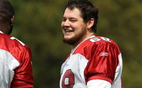 WWE的超级巨星或者大反派选手，原来都是NFL当年的“弃子”