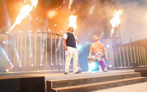 WWE王大锤一反口风,盛赞AEW有前途!AEW却惹粉丝讨厌?