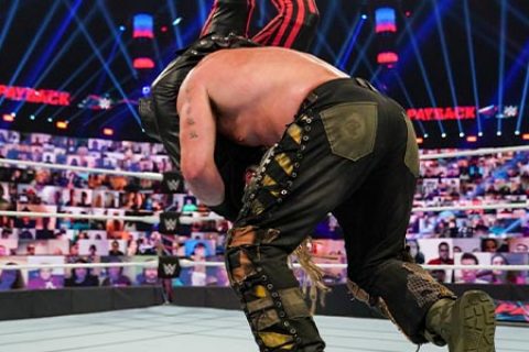 WWE新王登基！罗曼赢得了他梦寐以求的环球冠军，反派之路也正式开始