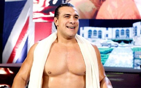 前WWE巨星二八托性侵案内幕曝光！被害人称阿尔伯托施暴时有怪癖