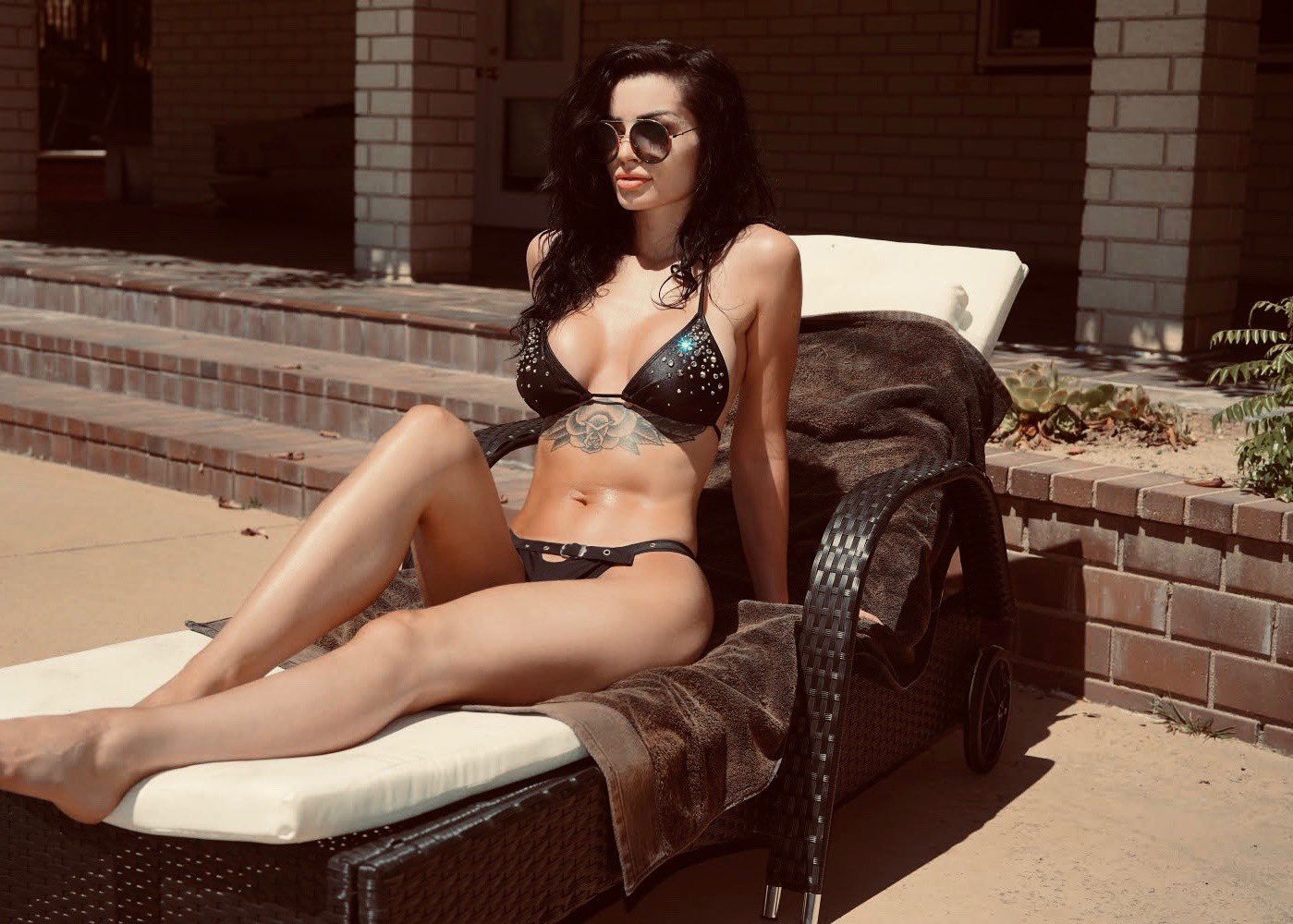 最美不过佩奇！WWE佩奇近照曝光“还是显嫩”
