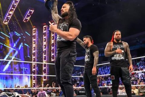 WWE SmackDown 第1159期：罗曼雷恩斯回归惨遭侮辱，娜欧米再次被针对